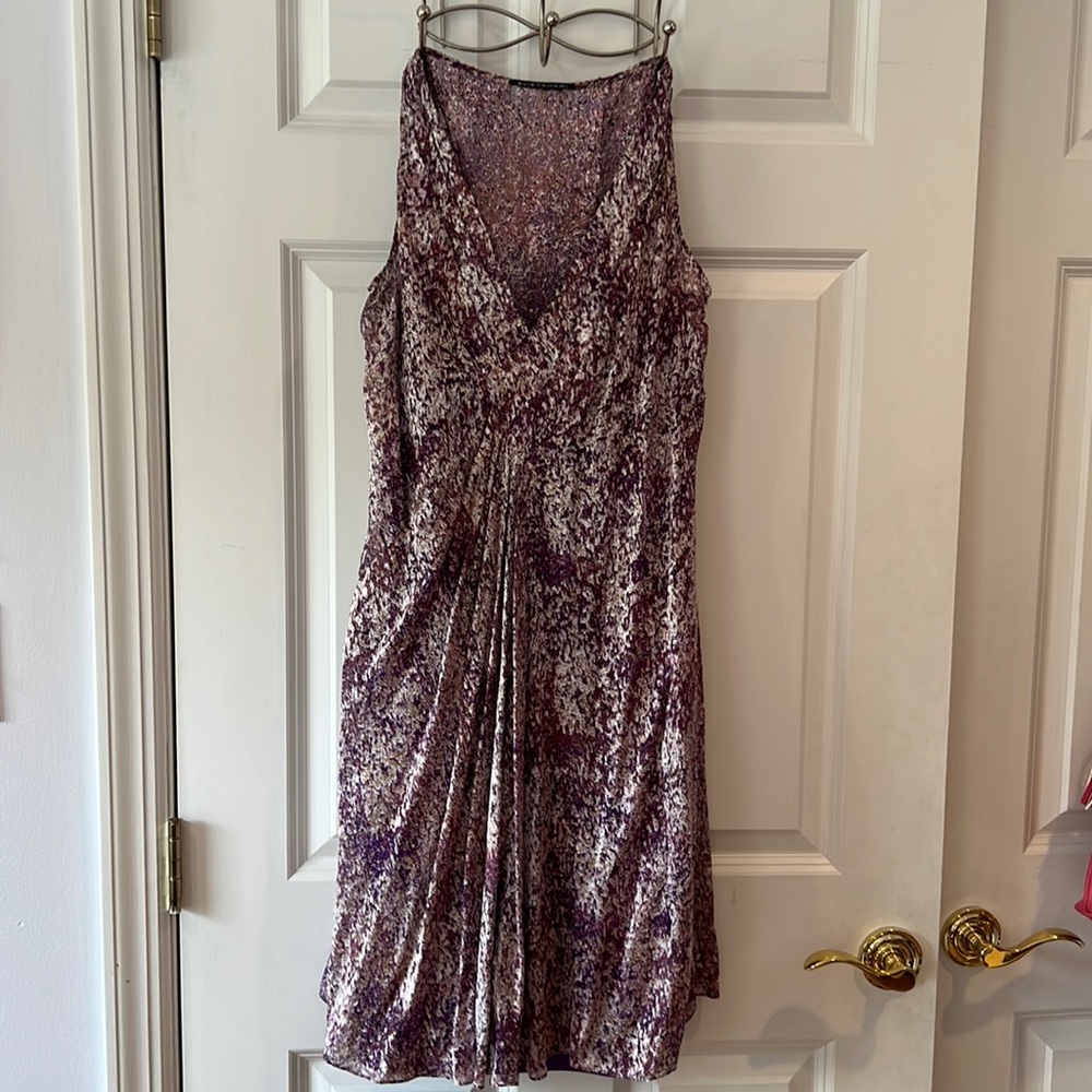 Elie Tahari cocktail dress. Silk in purple.